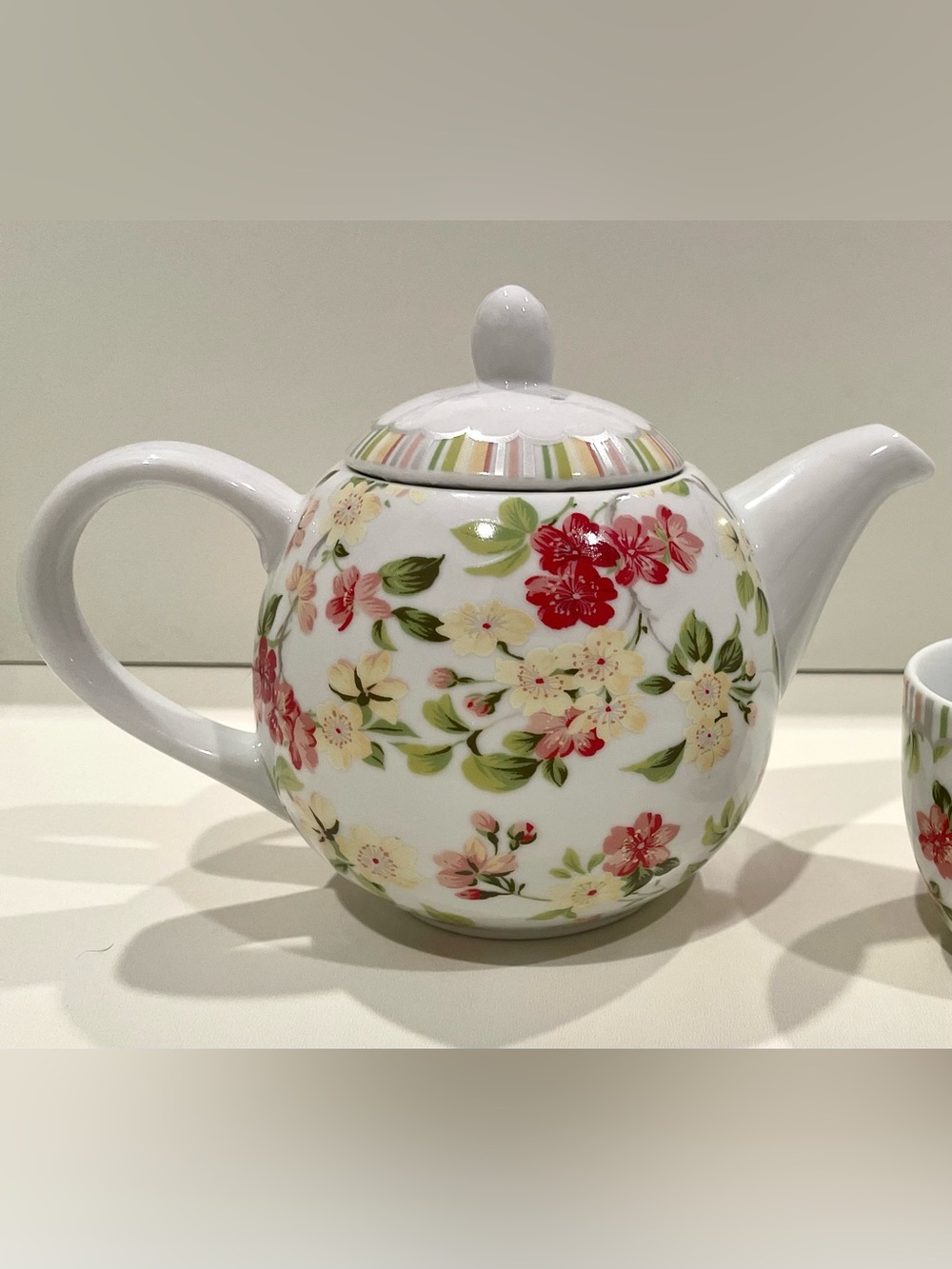 GANZ Teapot Ainsley-Style Floral w Coordinating Striped Lid | EUC